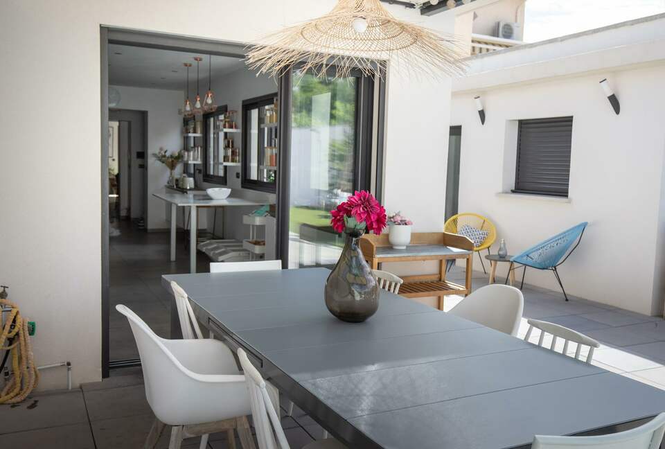 Elegant Provençal Loft with Private Pool - Sorgues, France