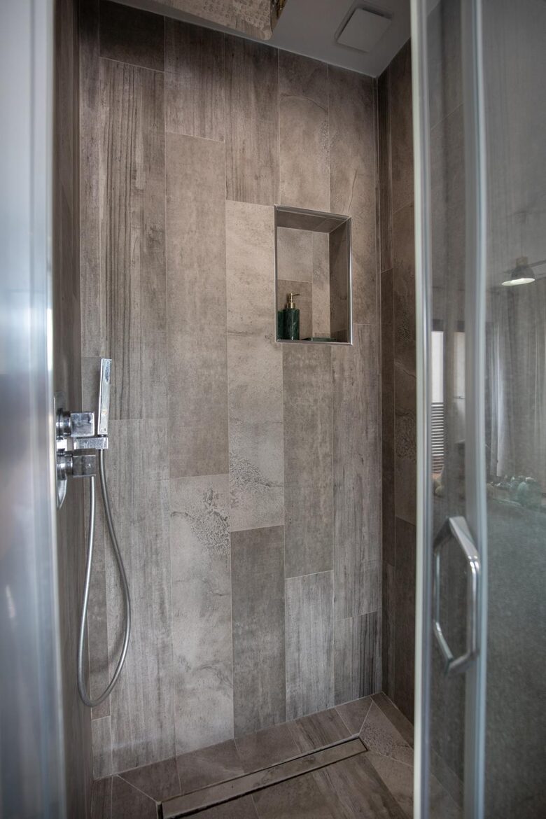 Elegant Provençal Loft with Private Pool - Sorgues, France