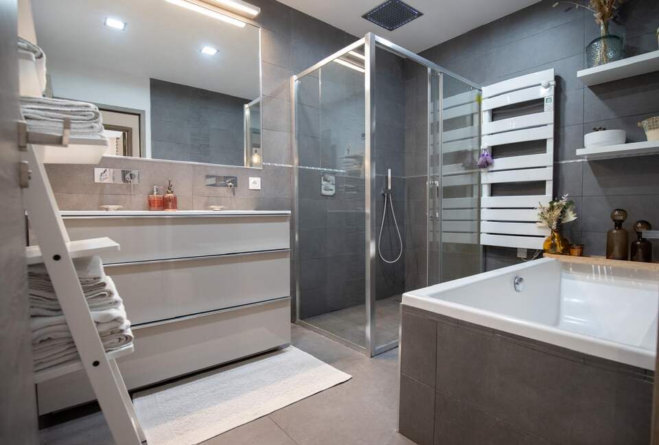 Elegant Provençal Loft with Private Pool - Sorgues, France