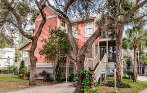 Cozy Nature Escape with Resort Amenities | Boat Rental Available - Steinhatchee, Florida