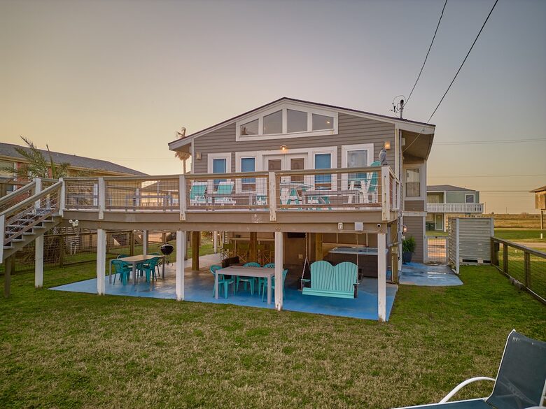 Steps to Sand | Charming Galveston Retreat - Galveston, Texas