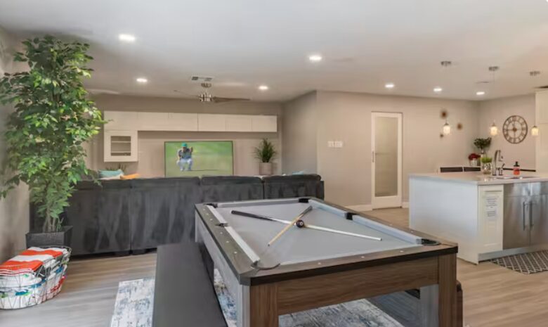 Modern Desert Retreat in Old Town Scottsdale - Scottsdale, Arizona