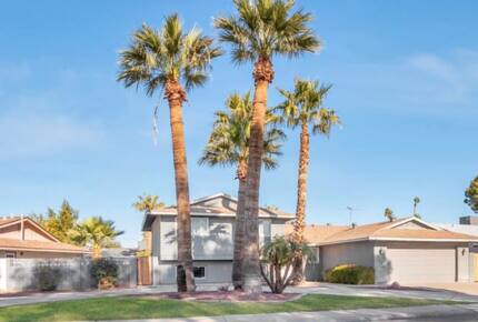 Modern Desert Retreat in Old Town Scottsdale - Scottsdale, Arizona
