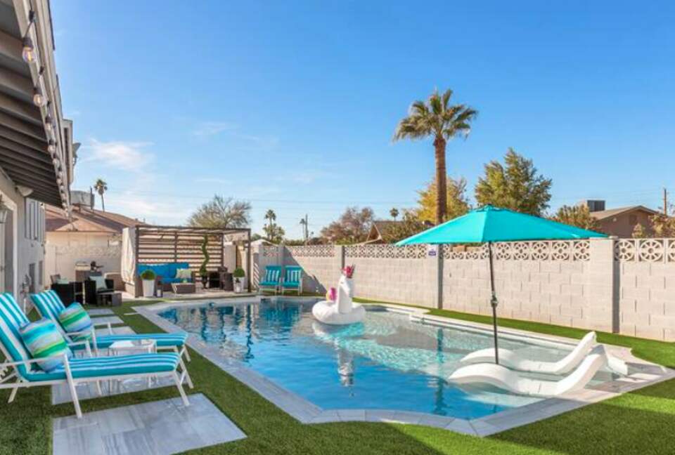 Modern Desert Retreat in Old Town Scottsdale - Scottsdale, Arizona