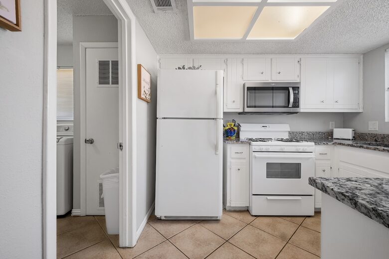 Serene Twinberry Townhome | A Refined Retreat in Westlake Hills - Austin, Texas