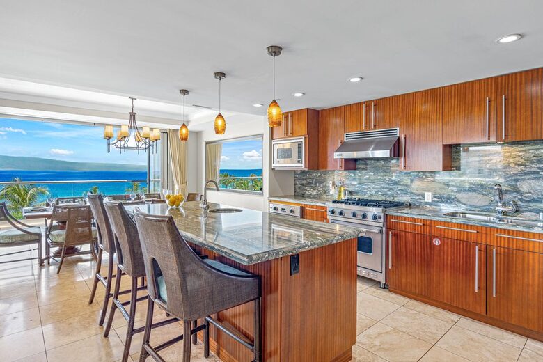 Honua Kai Corner Retreat with Wraparound Balcony - Lahaina, Hawaii