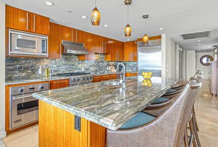 Honua Kai Corner Retreat with Wraparound Balcony - Lahaina, Hawaii