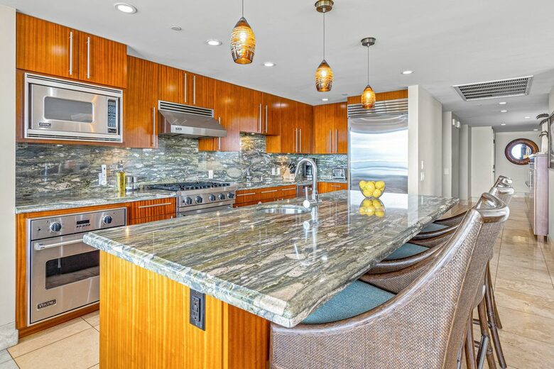 Honua Kai Corner Retreat with Wraparound Balcony - Lahaina, Hawaii