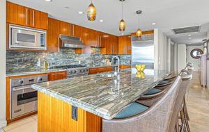 Honua Kai Corner Retreat with Wraparound Balcony - Lahaina, Hawaii