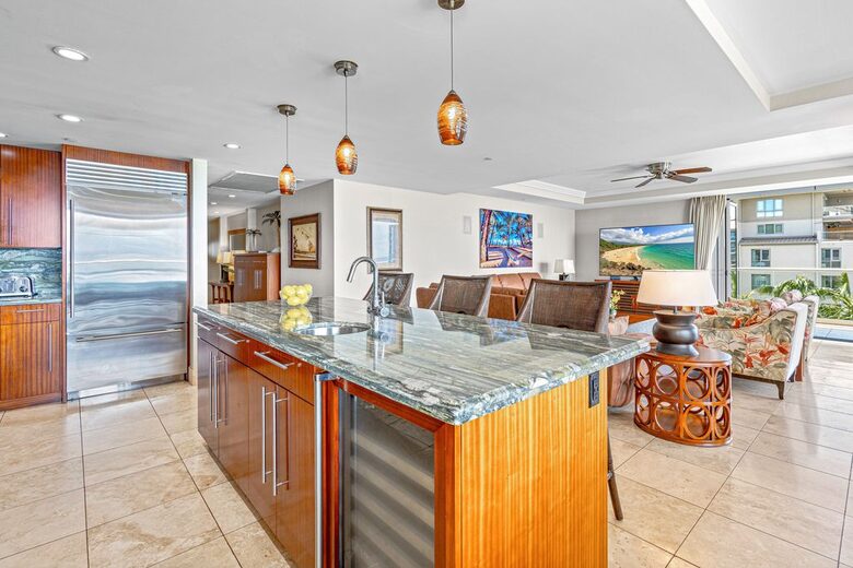 Honua Kai Corner Retreat with Wraparound Balcony - Lahaina, Hawaii