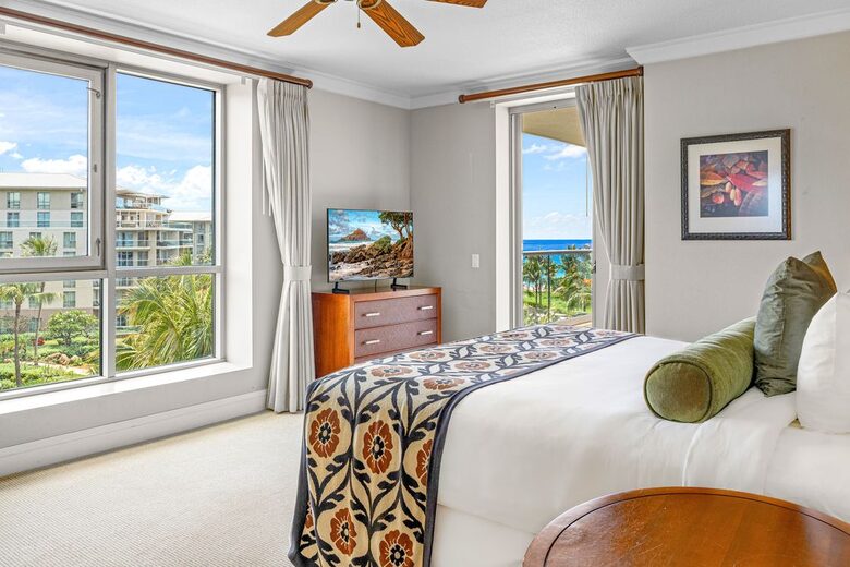 Honua Kai Corner Retreat with Wraparound Balcony - Lahaina, Hawaii