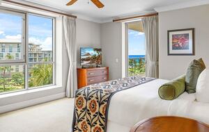 Honua Kai Corner Retreat with Wraparound Balcony - Lahaina, Hawaii