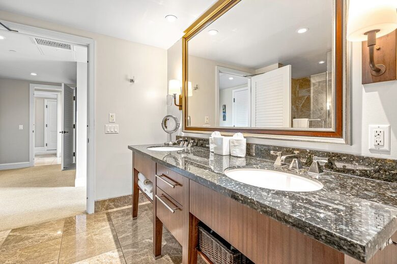 Honua Kai Corner Retreat with Wraparound Balcony - Lahaina, Hawaii