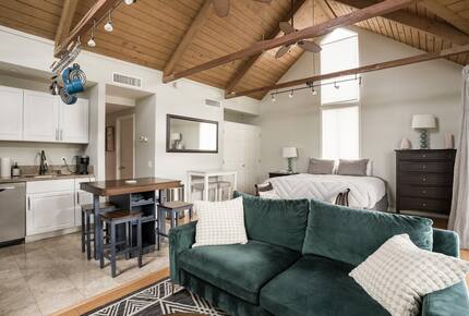 Stylish Indian Wells Studio with Mountain Views - Indian Wells, California