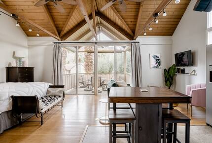 Stylish Indian Wells Studio with Mountain Views - Indian Wells, California