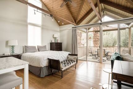 Stylish Indian Wells Studio with Mountain Views - Indian Wells, California