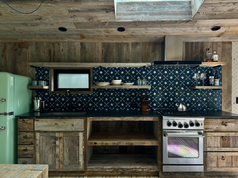 Whispering Oaks Cottage - Topanga, California