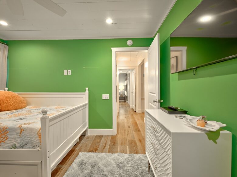 Steps to Sand | Charming Galveston Retreat - Galveston, Texas