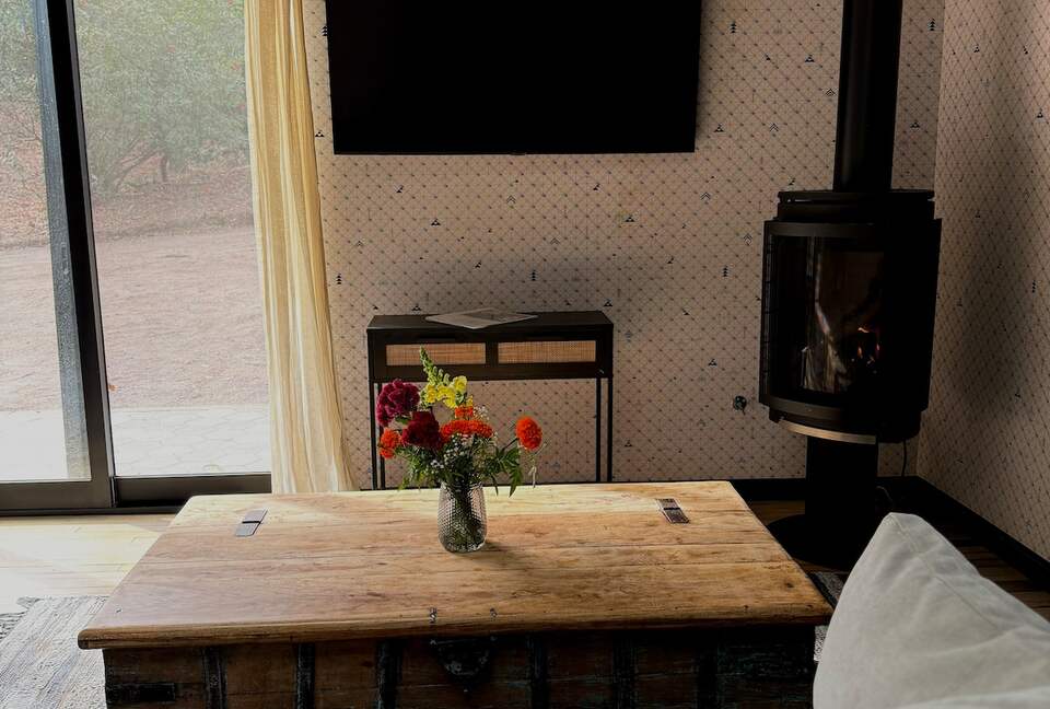 Whispering Oaks Cottage - Topanga, California