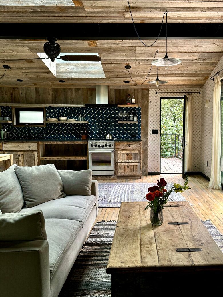 Whispering Oaks Cottage - Topanga, California