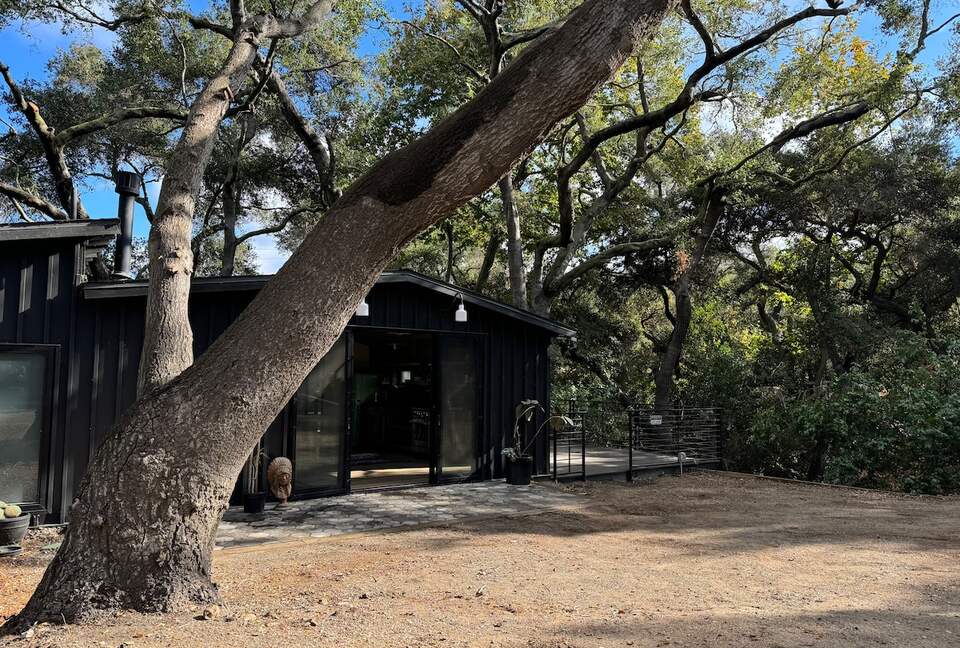Whispering Oaks Cottage - Topanga, California