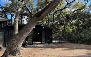 Whispering Oaks Cottage - Topanga, California