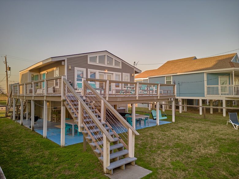 Steps to Sand | Charming Galveston Retreat - Galveston, Texas