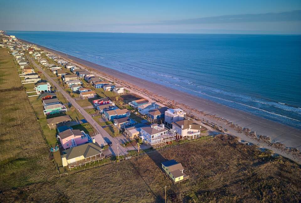 Steps to Sand | Charming Galveston Retreat - Galveston, Texas