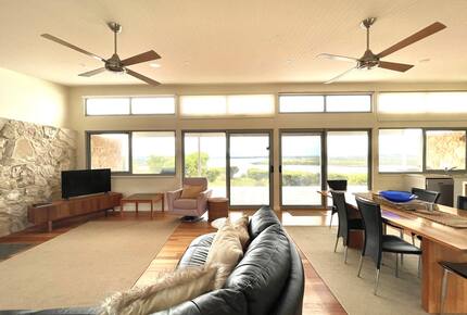 Bushland Elegance on Pelican Lagoon - Pelican Lagoon, Australia