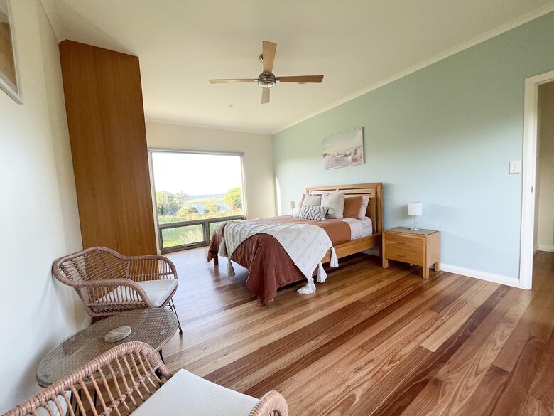 Bushland Elegance on Pelican Lagoon - Pelican Lagoon, Australia