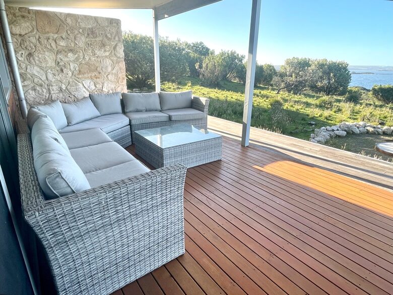 Bushland Elegance on Pelican Lagoon - Pelican Lagoon, Australia