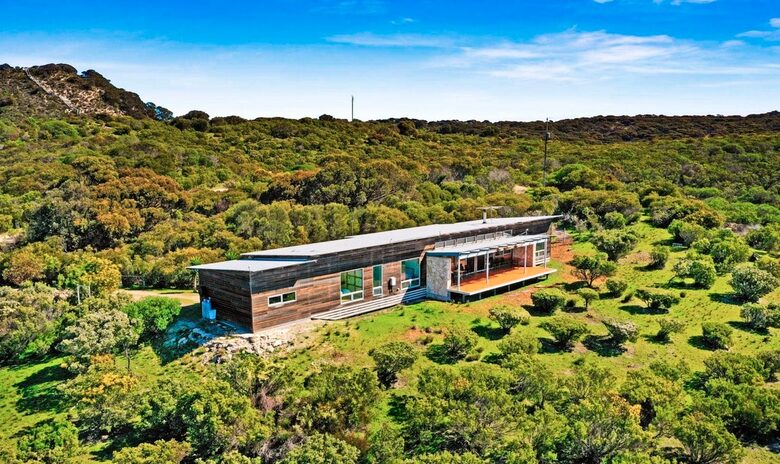 Bushland Elegance on Pelican Lagoon - Pelican Lagoon, Australia