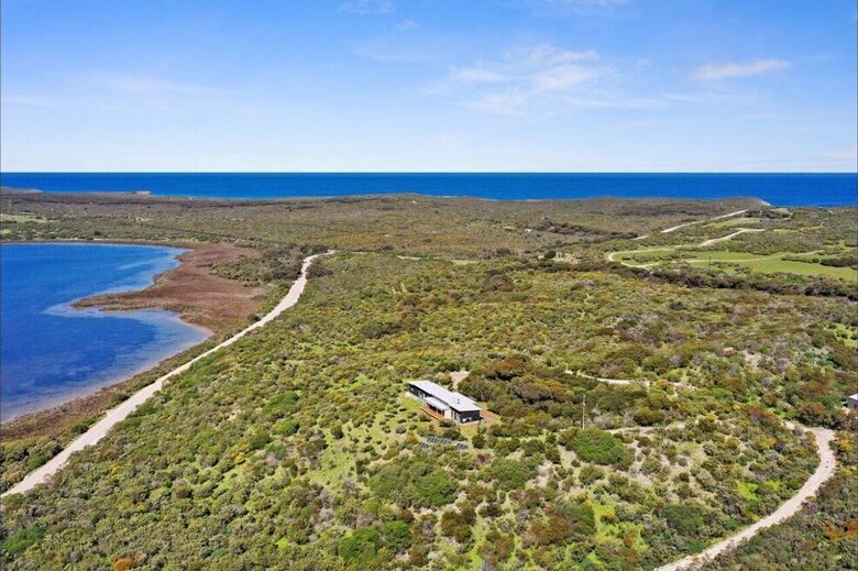 Bushland Elegance on Pelican Lagoon - Pelican Lagoon, Australia