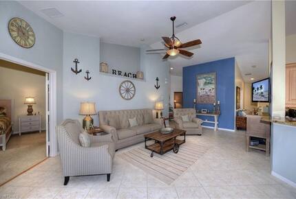 Serene Florida Retreat in a Gated Community - Naples, Florida