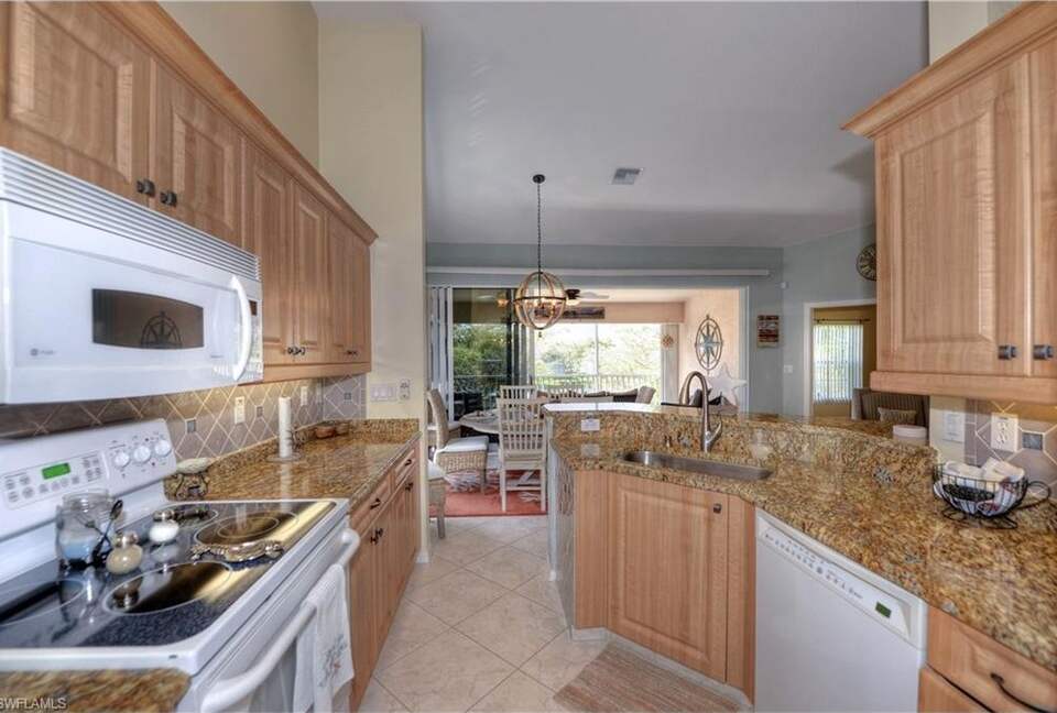 Serene Florida Retreat in a Gated Community - Naples, Florida