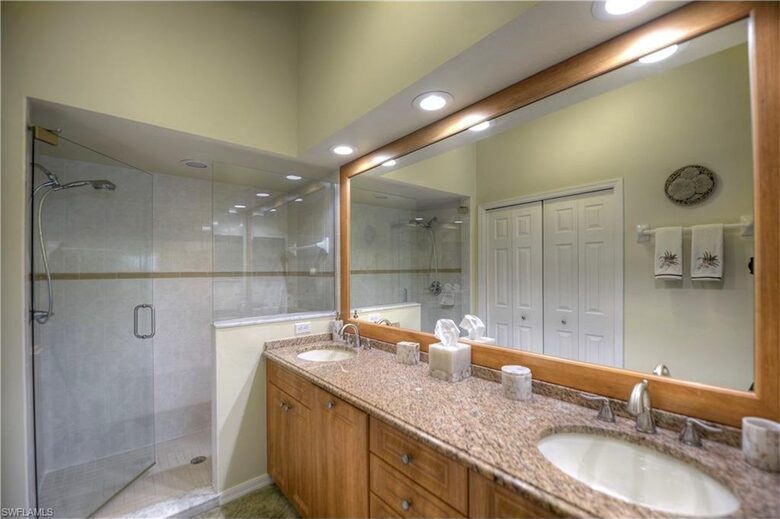 Serene Florida Retreat in a Gated Community - Naples, Florida