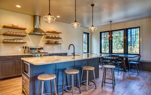 A Luxe Sunriver Family Retreat - Bend, Oregon