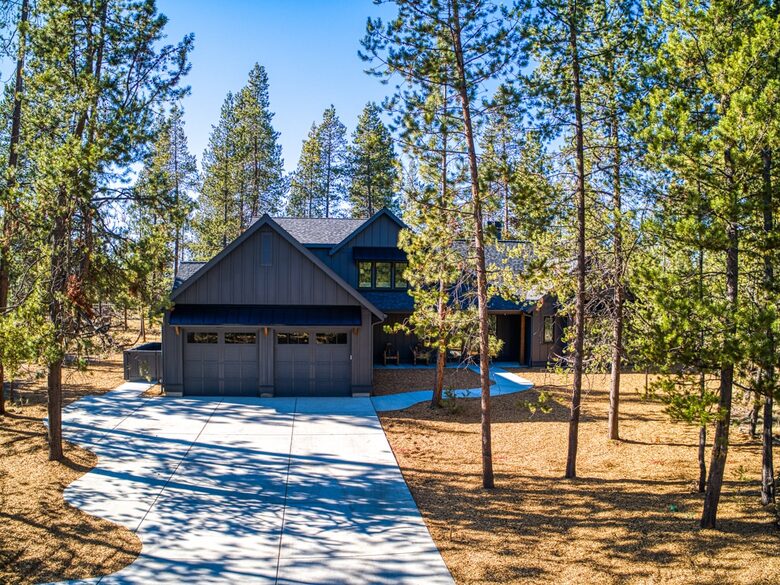 A Luxe Sunriver Family Retreat - Bend, Oregon