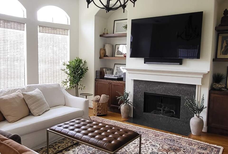 Elegant Family Escape in Houston’s Camp Logan - Houston, Texas