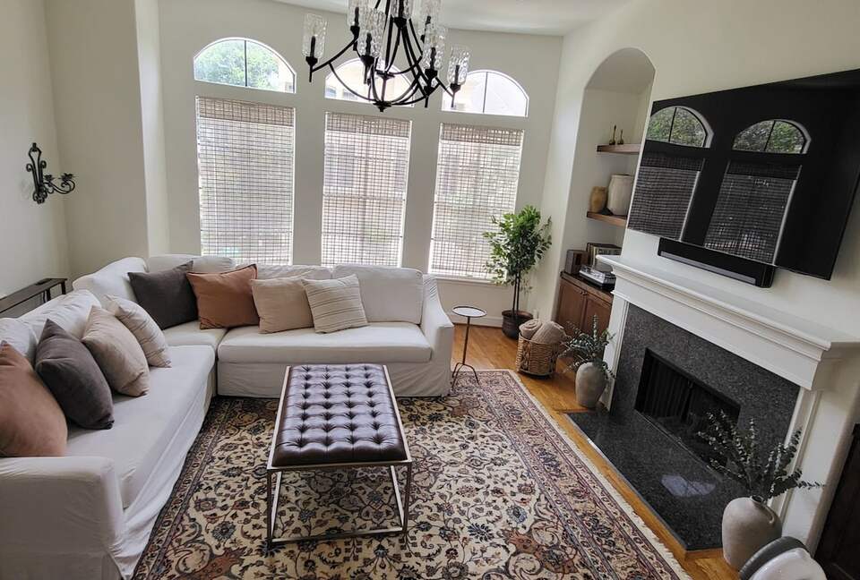 Elegant Family Escape in Houston’s Camp Logan - Houston, Texas