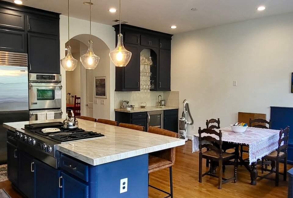 Elegant Family Escape in Houston’s Camp Logan - Houston, Texas