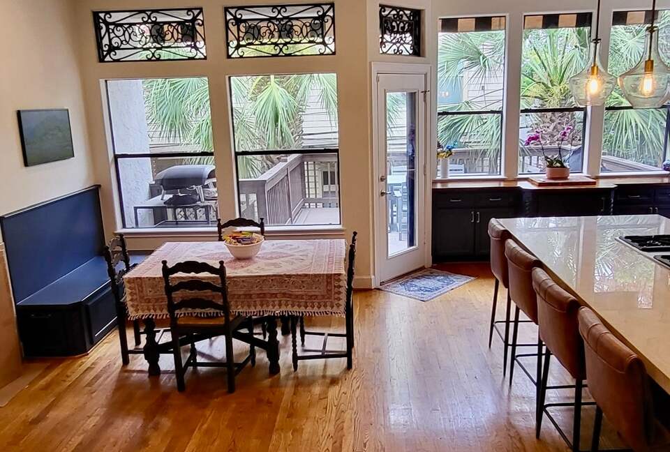 Elegant Family Escape in Houston’s Camp Logan - Houston, Texas