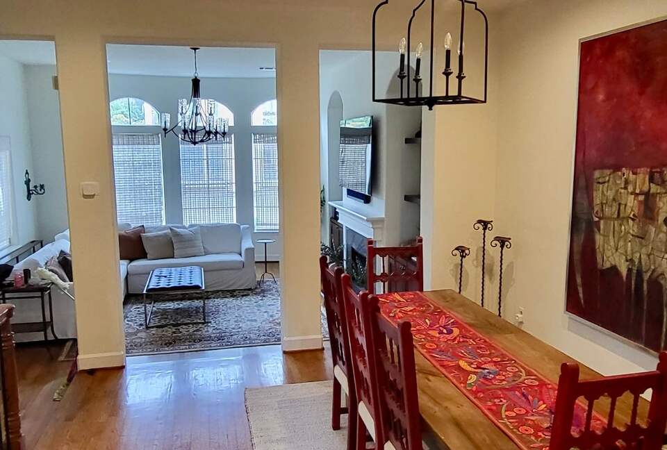 Elegant Family Escape in Houston’s Camp Logan - Houston, Texas