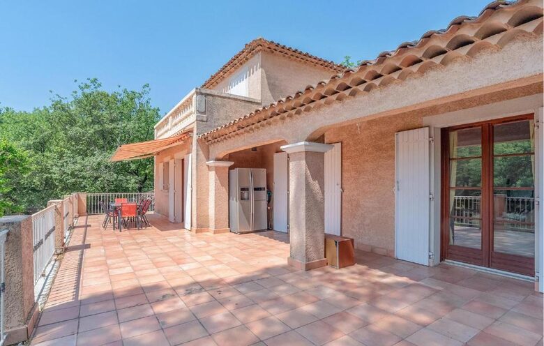 Provençal Home with Panoramic Countryside Views - Saint-Maximin-la-Sainte-Baume, France