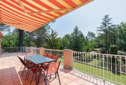 Provençal Home with Panoramic Countryside Views - Saint-Maximin-la-Sainte-Baume, France