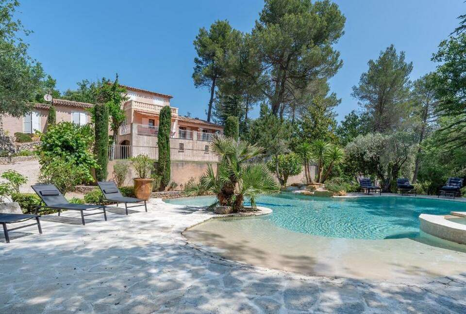 Provençal Home with Panoramic Countryside Views - Saint-Maximin-la-Sainte-Baume, France