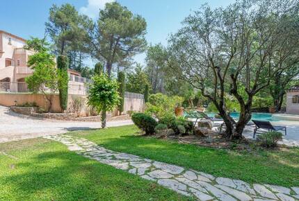 Provençal Home with Panoramic Countryside Views - Saint-Maximin-la-Sainte-Baume, France