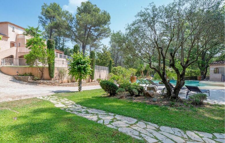 Provençal Home with Panoramic Countryside Views - Saint-Maximin-la-Sainte-Baume, France