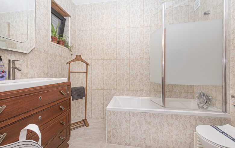 Charming Riverside Retreat with Stunning Tagus Views - Cacilhas, Portugal