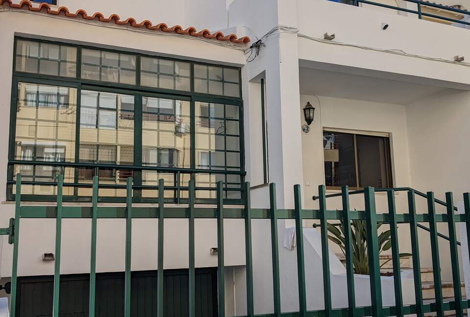 Charming Riverside Retreat with Stunning Tagus Views - Cacilhas, Portugal